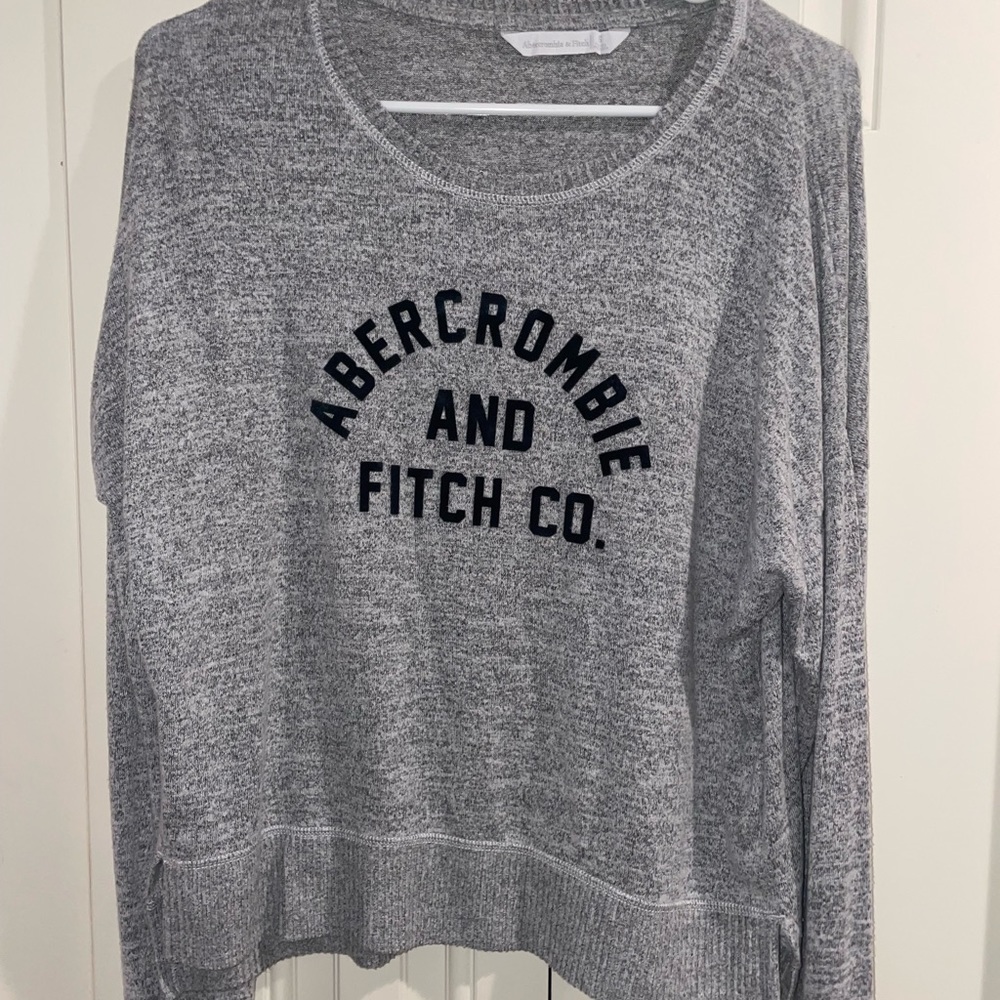 Abercrombie and fitch crewneck😍